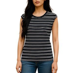 DE Collection | Black striped pullover Classic Tee Size M